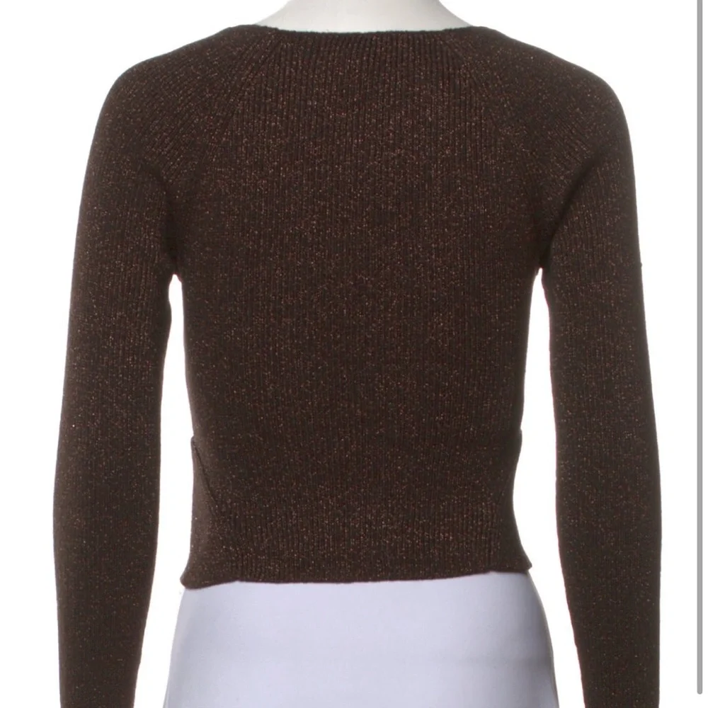 STUAD v neck crop top - Picture 2 of 2